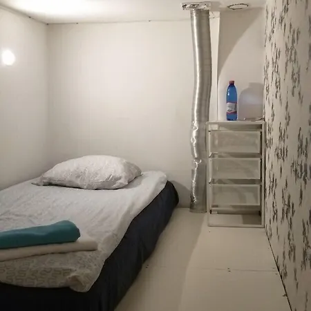 Slippers House Bed & Breakfast 2*
